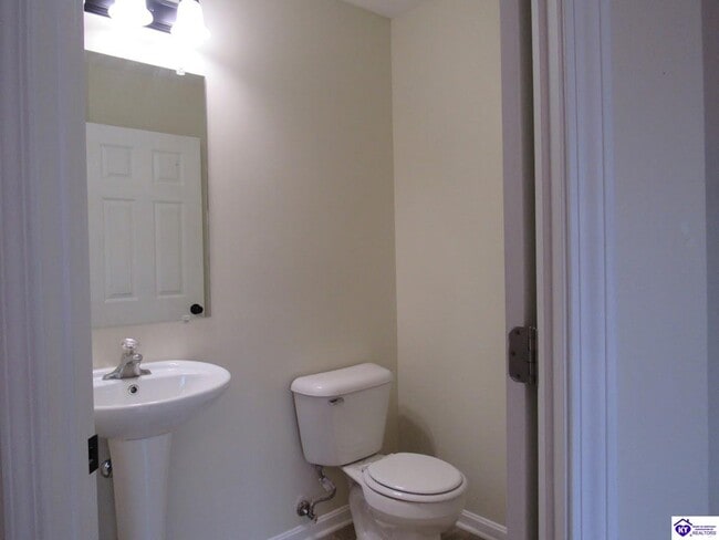 Building Photo - 416 Jey Dr