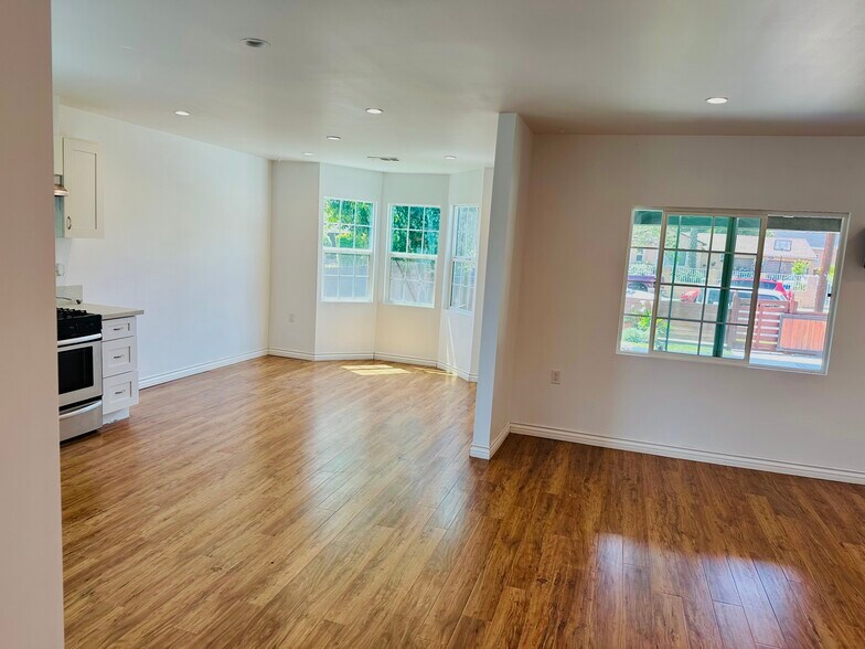 Building Photo - 6712 Cedros Ave