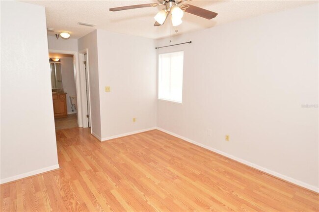 Building Photo - 10263 Gandy Blvd N