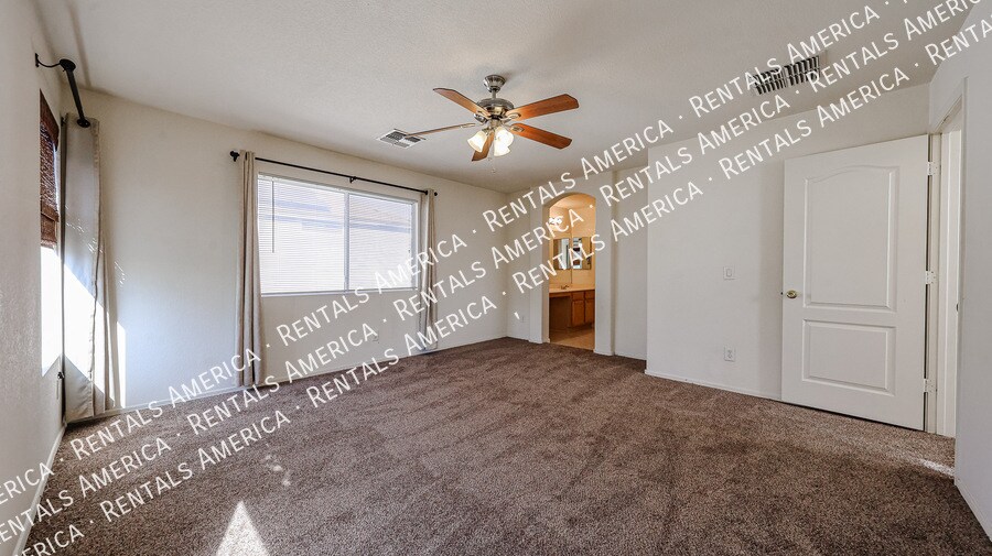 Building Photo - 1110 E Coppola St