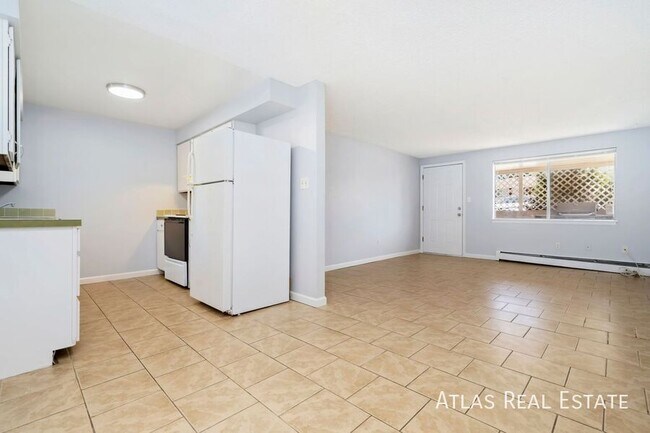 Building Photo - 4445 Stover St