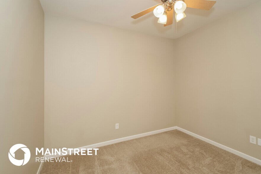 Building Photo - 30 Meadows Dr