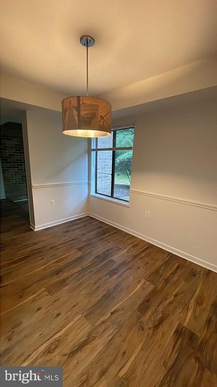 Building Photo - 10572 Twin Rivers Rd
