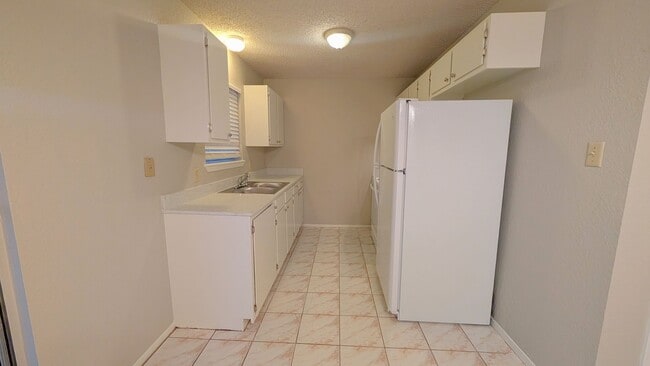 Building Photo - 5913 Sunrise Blvd