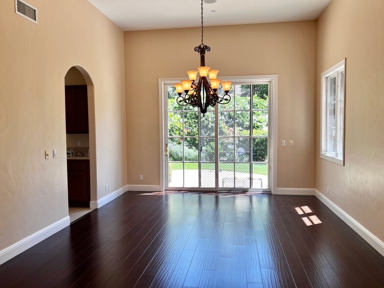 Building Photo - 4698 Granada Way