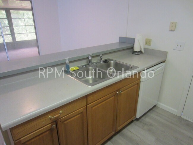 Building Photo - Green Briar Village