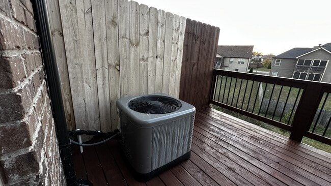 Building Photo - 1000 Henry Pl Blvd