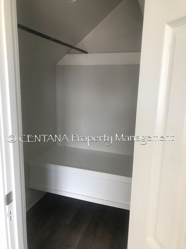 Building Photo - Gorgeous remodeled home!