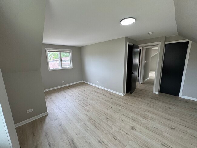 Building Photo - 16439 Cottage Grove Ave