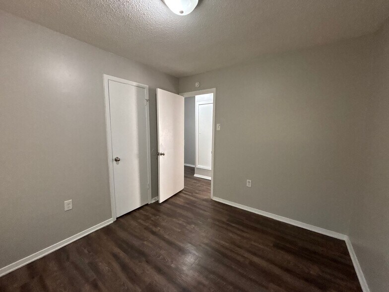 Building Photo - 5158 Breckenwood Dr