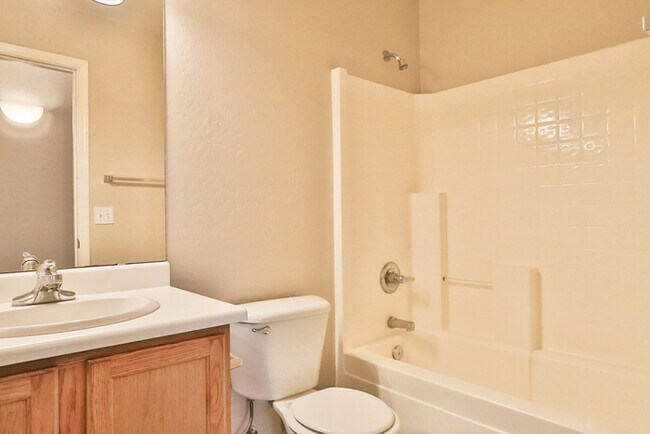 Building Photo - 14919 N 149th Dr
