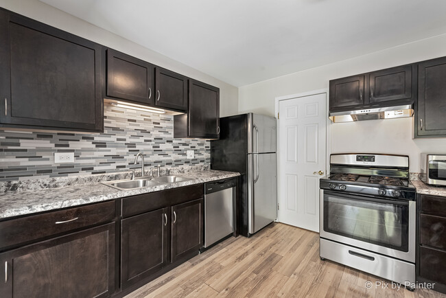Building Photo - 404 Sandalwood Ln