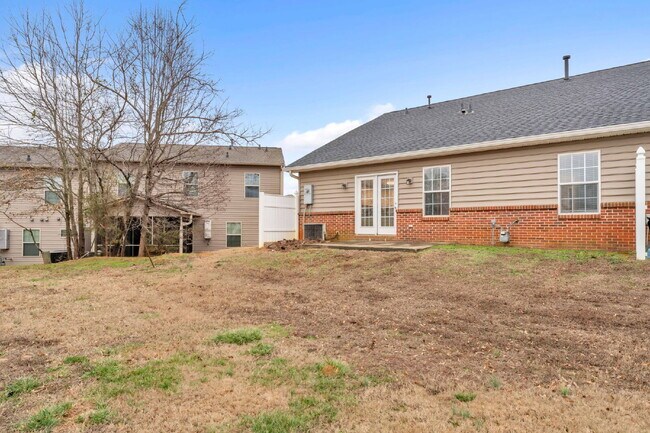 Building Photo - Spacious 3BR, 2BA Townhome with 2-Car Garage & Fireplace $1850/mo rent***