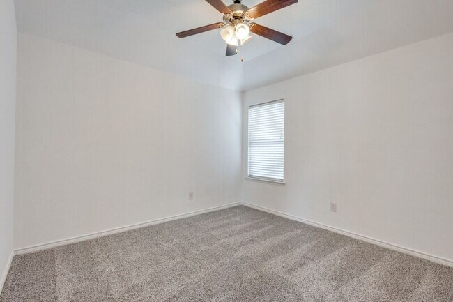 Building Photo - 9829 Timber Wolf Ln