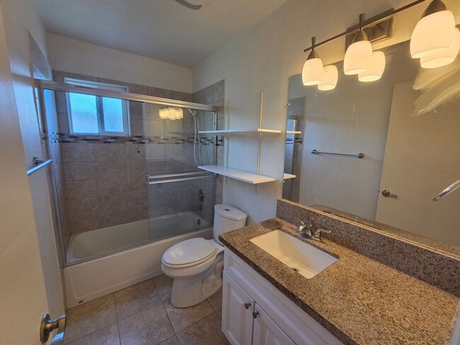 Building Photo - Small 1+1 first floor apartment in Port Hueneme - newly remodeled!