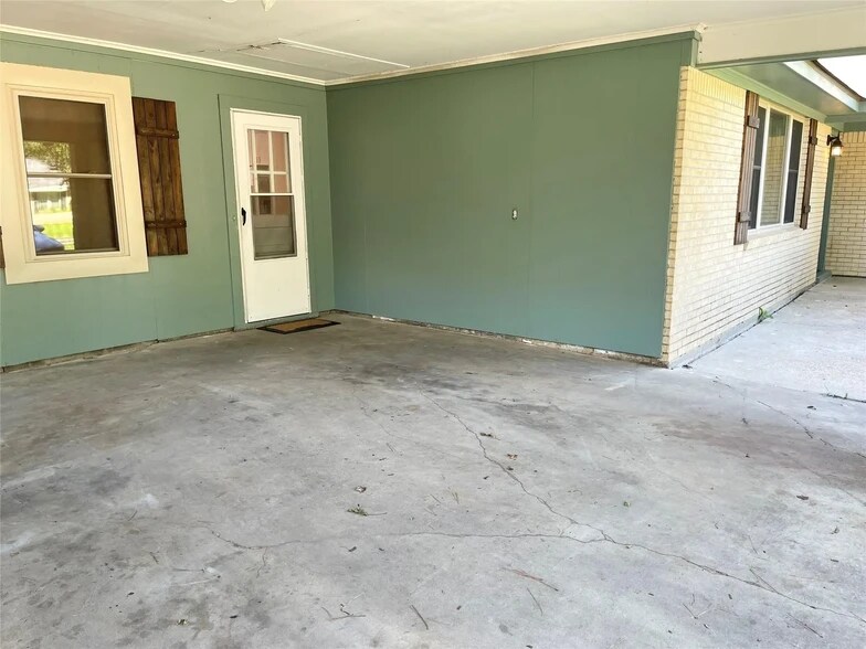 Building Photo - 2049 Horton Ave