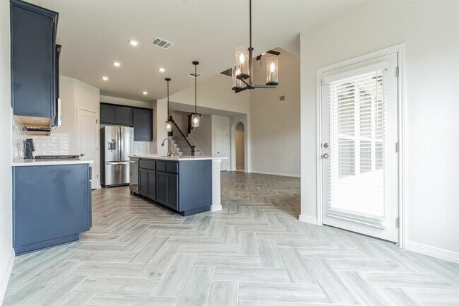 Building Photo - 4425 Shady Hl Ln