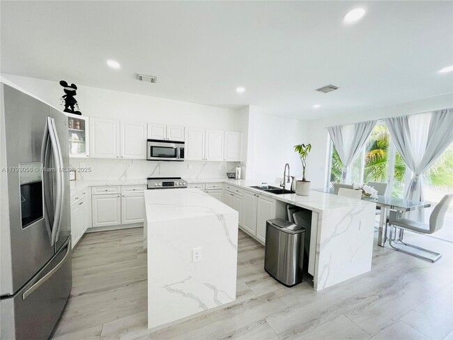 Primary Photo - 14731 SW 132nd Ct