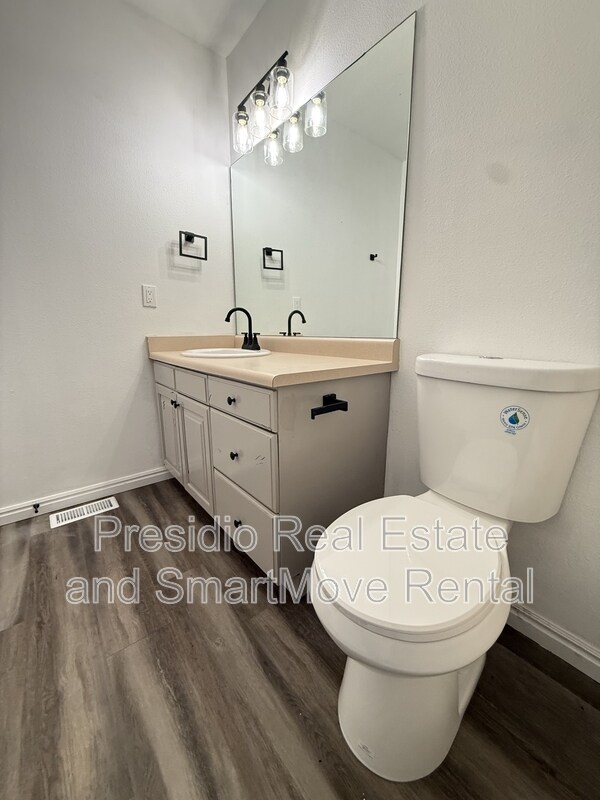 Building Photo - 5601 4015 W