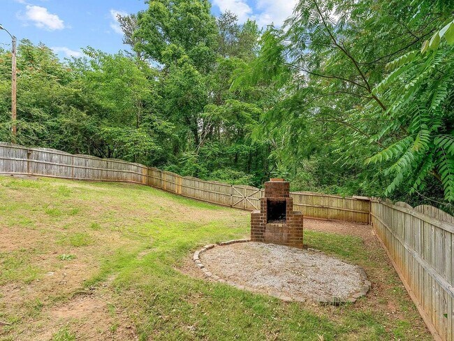 Building Photo - 117 Lockman Dr