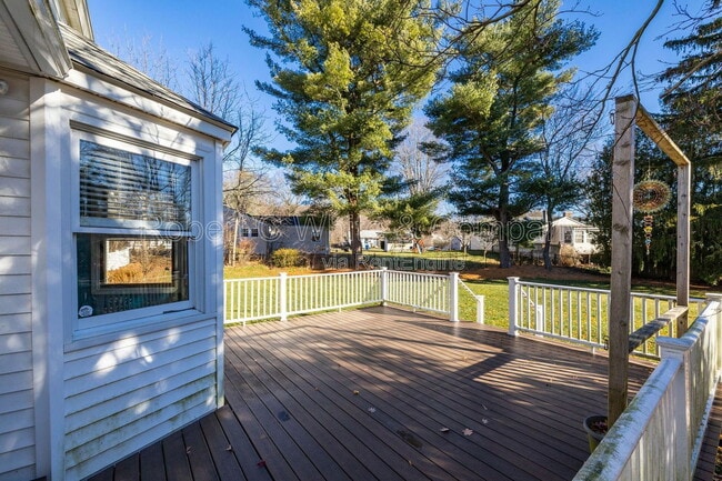 Building Photo - 42 Valley View Ln