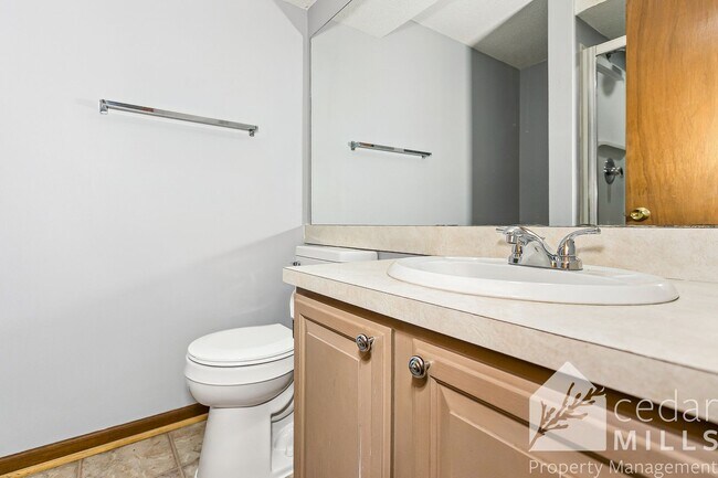 Building Photo - 1717 S Cypress