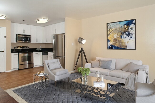 Building Photo - Marbrisa