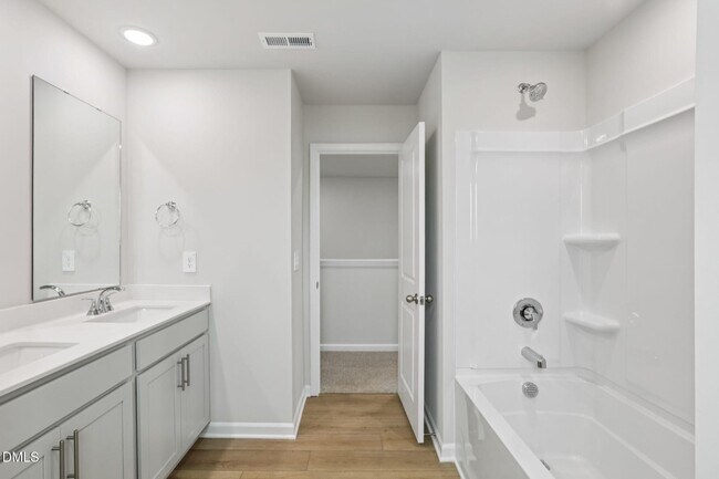 Building Photo - Spacious 5 Bedroom, 3 Bath Home with Loft & Main Level Bedroom - Move in Ready