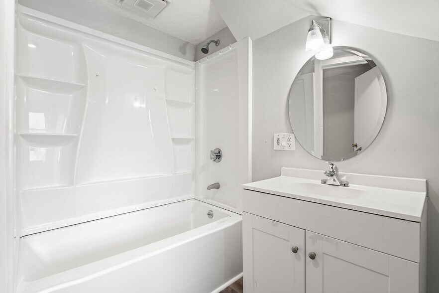 Building Photo - 25 Porter St