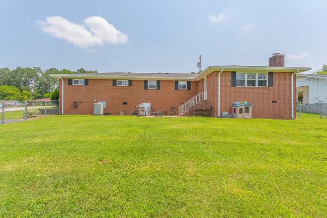 Building Photo - 161 Clara Lee Rd