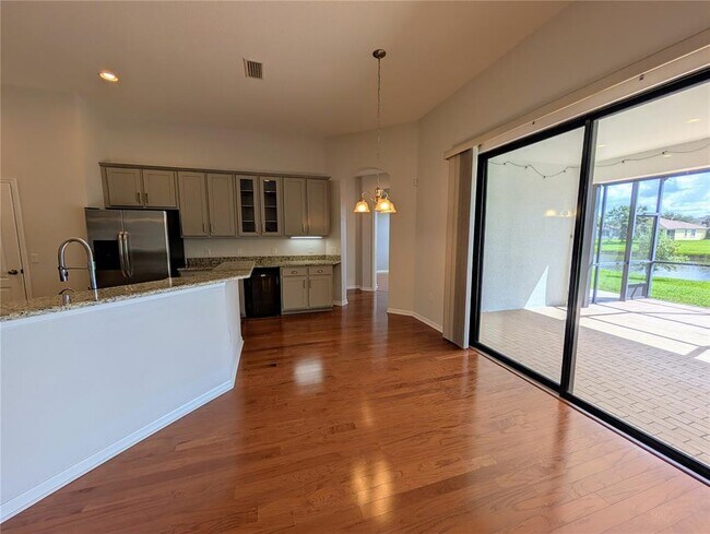 Building Photo - 5303 Moon Shell Dr