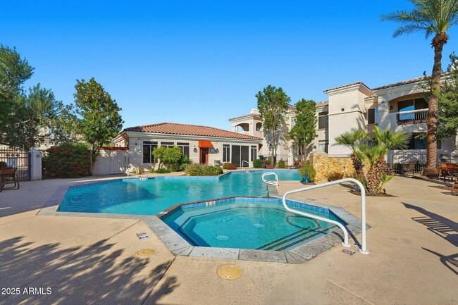 Building Photo - 1747 E Northern Ave