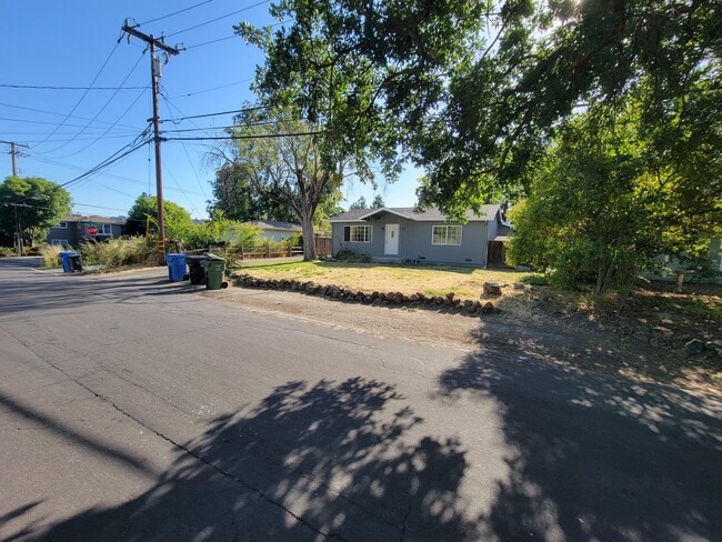 Primary Photo - 158 Hall Ln