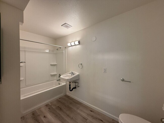 Building Photo - Palmdale 1 bedroom