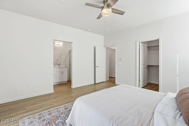 Building Photo - 7959 N 53rd Ave