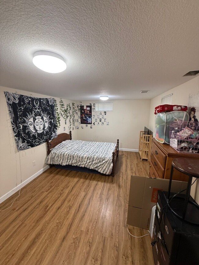 Building Photo - 3 Bedroom 1 Bathroom Available in Anshutz Medical Center Area