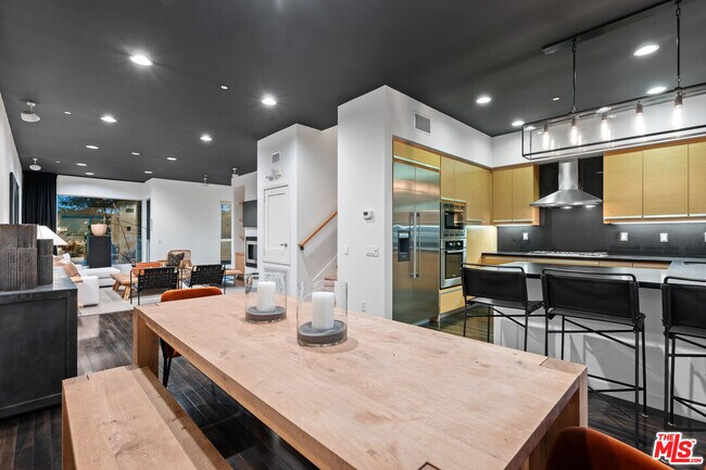 Building Photo - 310 Washington Blvd