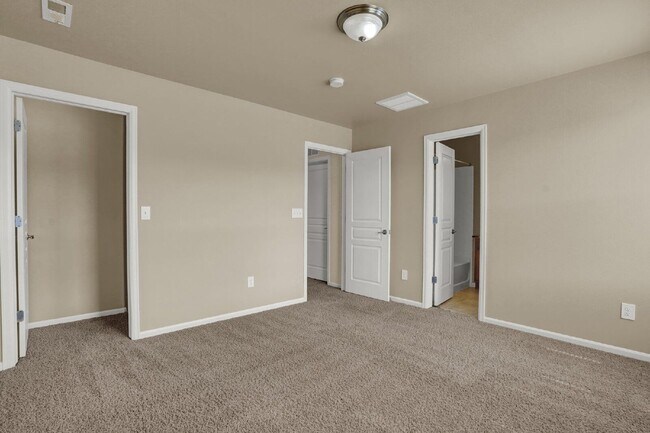 Building Photo - 5647 Celtic Cross Grove