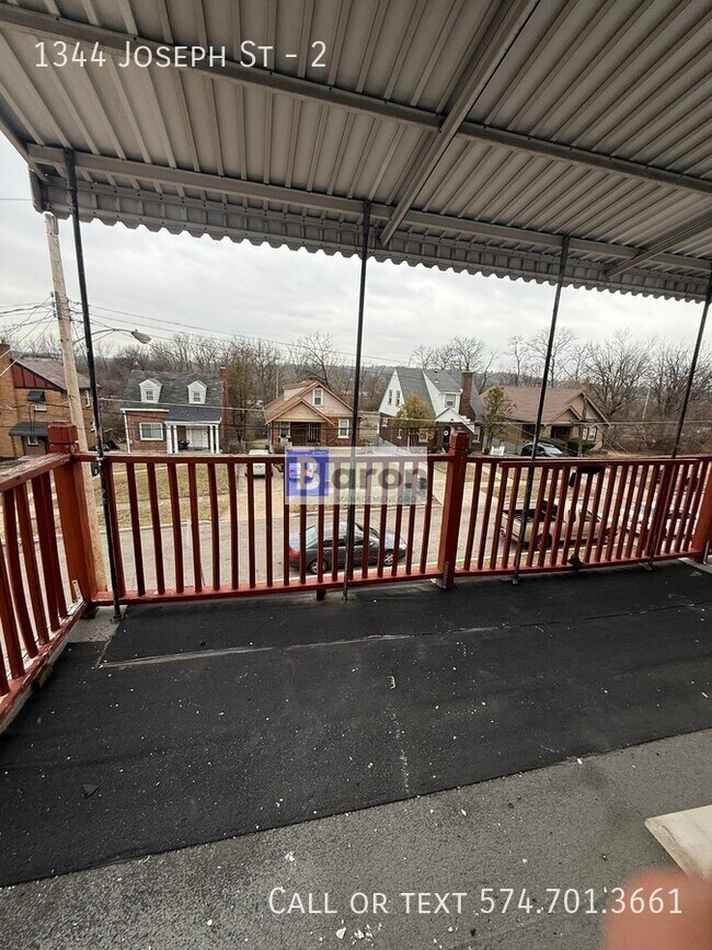 Building Photo - 1344 Joseph St