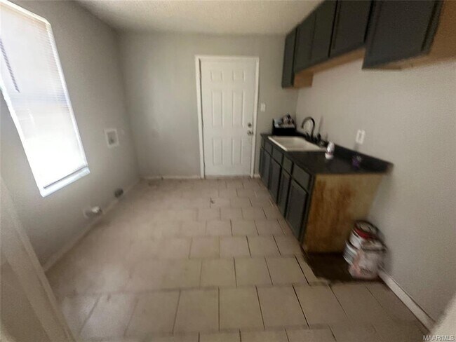 Building Photo - 3208 Caffey Dr