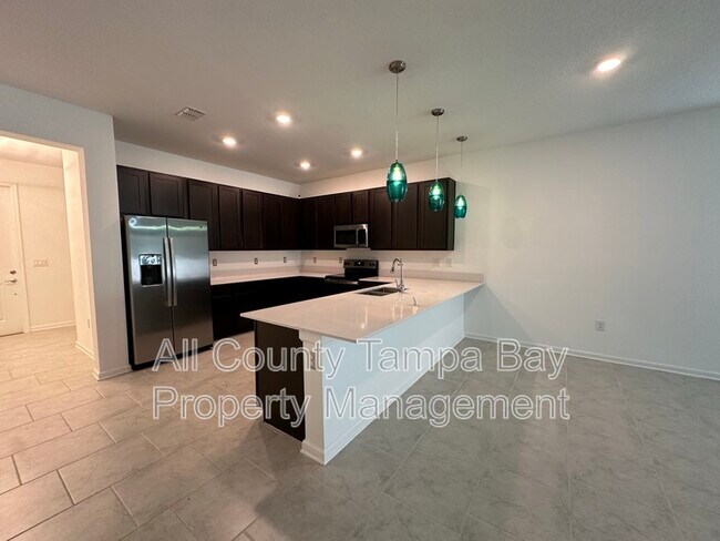 Building Photo - 220 Pershing St