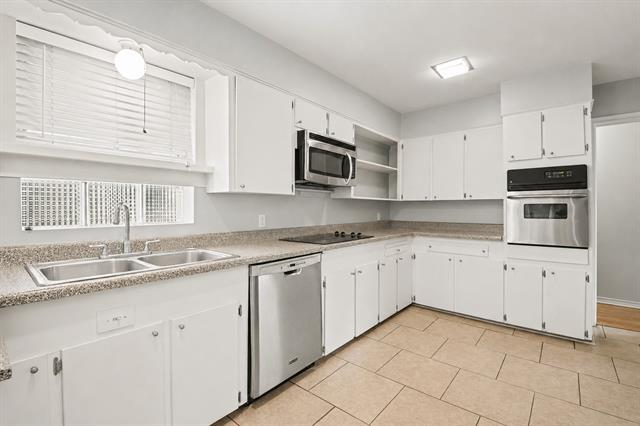 Building Photo - 8057 Fall River Dr