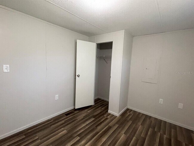 Building Photo - 6316 Eugene Acres Ln