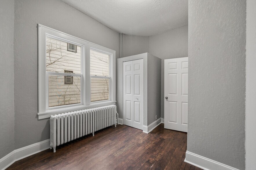 Building Photo - 422 Lafond Ave