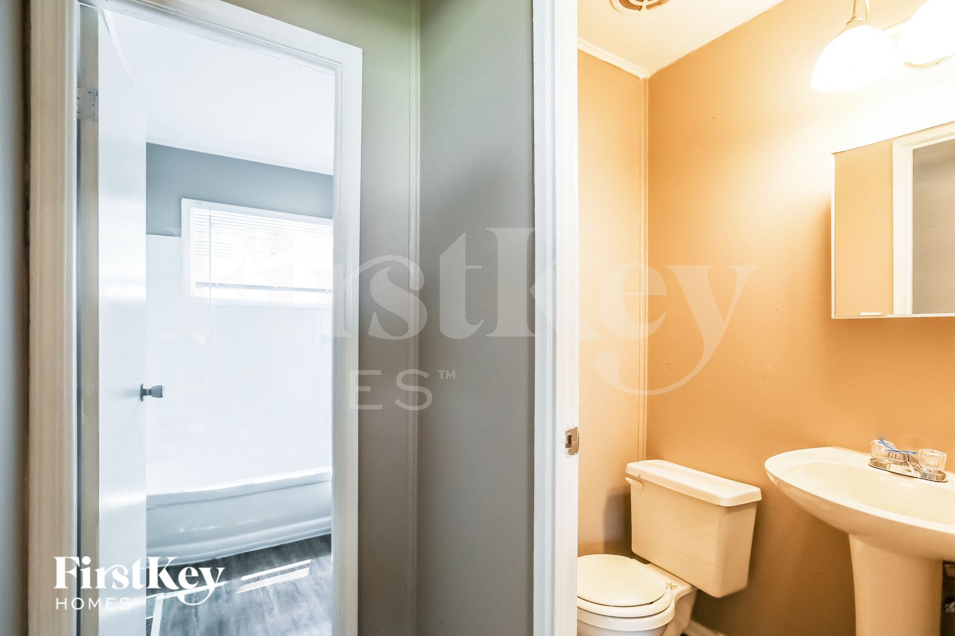 Building Photo - 3605 NE 54th St