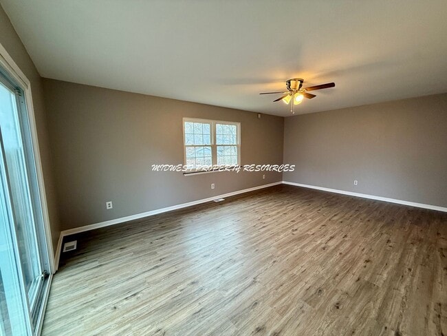 Building Photo - 2 Bedroom Duplex