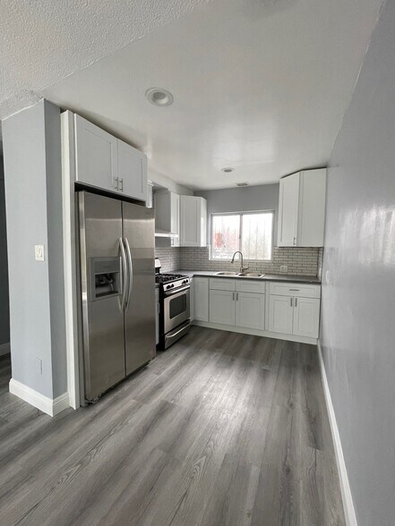 Building Photo - 2268 W 20th St