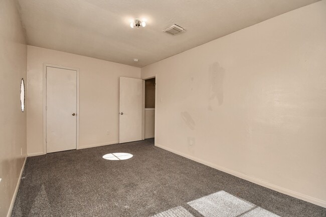 Building Photo - 8914 Pecan Pl Dr