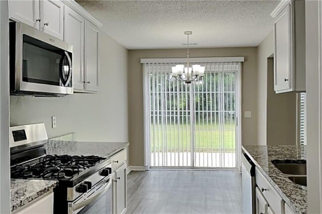 Building Photo - 705 Beranda Cir