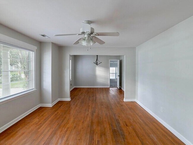 Building Photo - 4 Bedroom 2 Bath House in Lawton Bluff - James Island